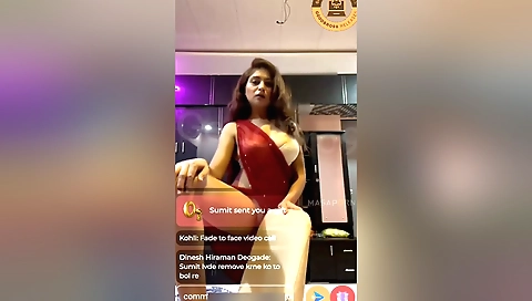 Amature brunette chick with big tits in webcam vid