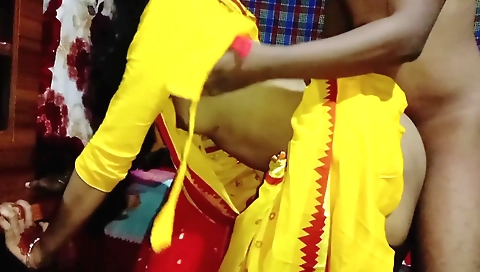 Indian chick with nice ass sucks her husband's penis