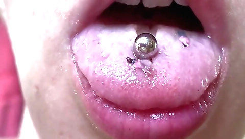 Indian hairy girl has a hairy pussy on a solo video