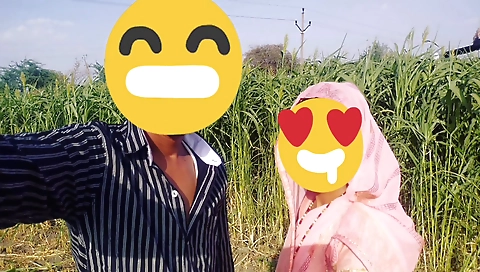 Indian girl gets fucked by her boyfriend in the beach