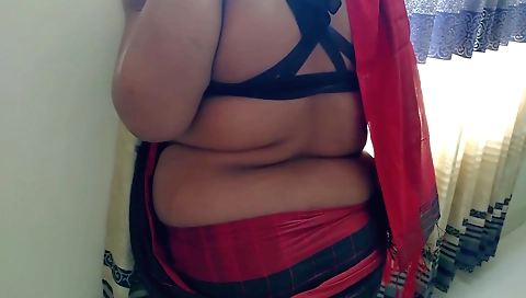 Indian couple with hairy bodies and huge boobs on Holi scene