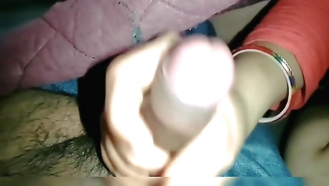 Amateur handjob blowjob with the horny amateur teen girl