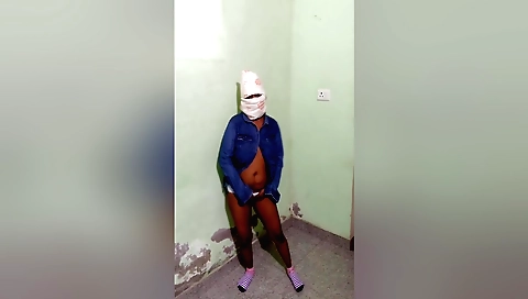 Solo amateur beauty dances with fingers in her homemade video