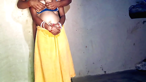 Indian bhabhi sex video with two couples in sexy clothes