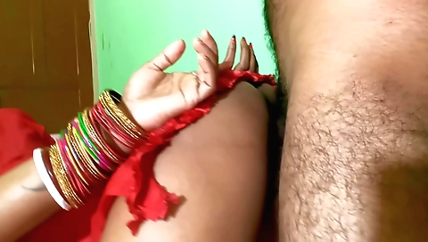 Amateur brunette amateur sex video showing her pussy