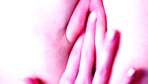 Indian girl masturbates on her bed with a vibrator