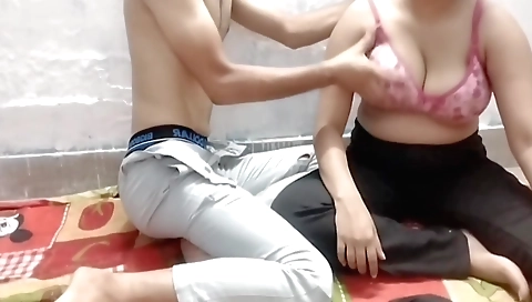 big tits auntie having fun with a pescuss in her pussy