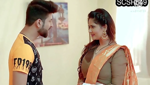 Indian lady with sexy curves enjoys fucking her pussy