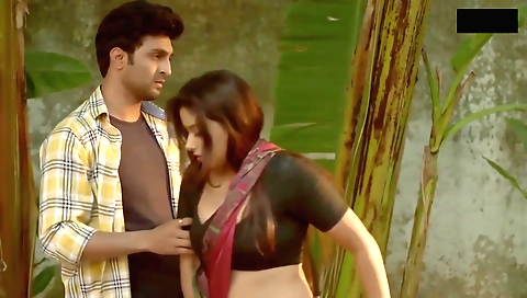 Indian porn scene features a hot milf with a nice body