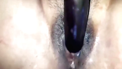 Amateur hawt indian woman plays with her hairy pussy