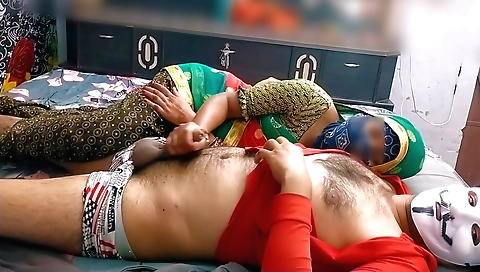 Amateur indian milf shows her big ass and her pussy