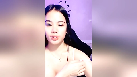 Amateur amateur solo female masturbates with a vibrator