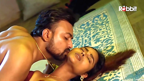 Cute brunette babe with a nice face and a sexy look