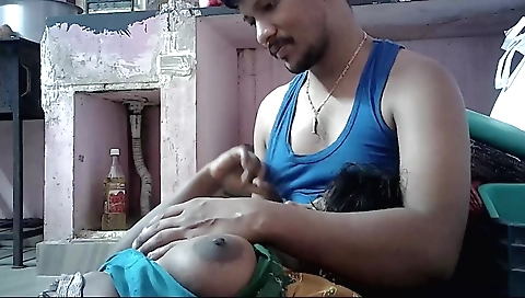 Big tits housewife shows off her beautiful body on web cam