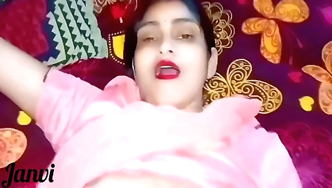 Girl with a sexy body and a beautiful cunt enjoys sex