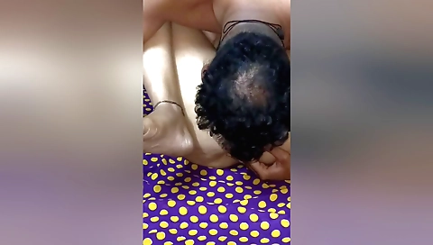 Indian chick sucking a dick in a hot amateur scene