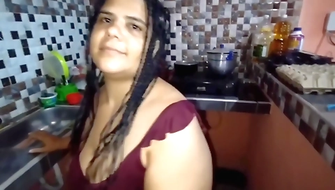 Amateur stepdaughter with a big ass is ready to receive a huge dick