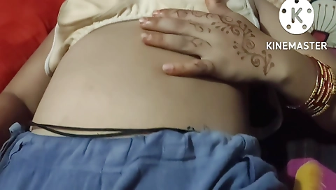 Female in homemade solo video shows herself in front of camera