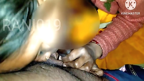 Rani bhabhi plays with her hairy pussy on the floor