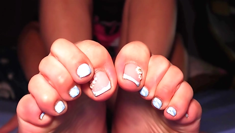 Indian foot fetish video with a hot girl with perfect feet