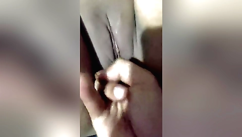 Indian babe is going to be a great sex object for a guy