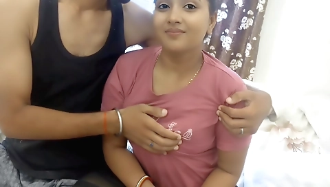 Amateur girlfriend with blonde hair 35+ takes off her clothes