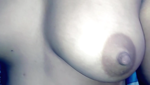 Indian babe with a sexy smile and boobs fucked in amateur video