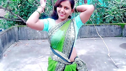 Blonde amateur video with a hot body and a nice face