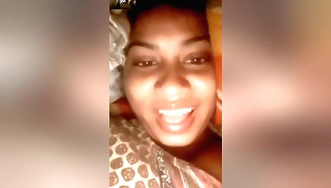 Today Exclusive- Desi Girl Showing Her Pussy On Video Call
