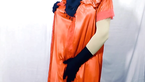 Indian milf in her stepfather's arms and rides her ass