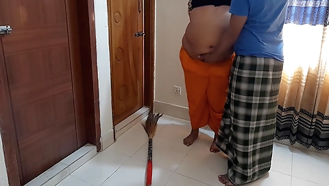 My indian babe fucks me in all fours in amateur sex video