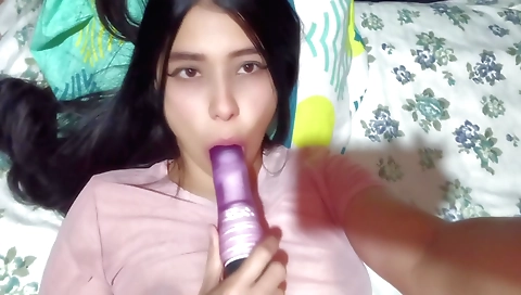 Indian solo female shows off her body in this homemade vid