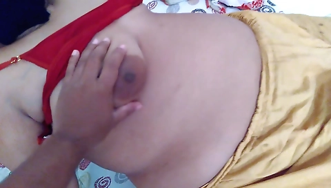 Indian big butt bhabhi ghar le ate hain aur mast chudai kiy