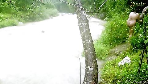 Big ass amateur 18+ woman gets her pussy fucked by a guy