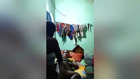 Beth Bennett In Wants Designer Clothes But Doesnt Want To Pay For It