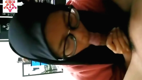 Sexy milf in a braided bikini gets fucked in her bra