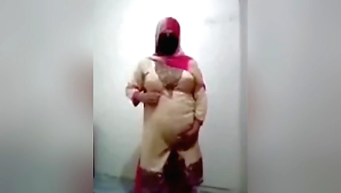 Amateur girl is making out with a black guy in her bedroom