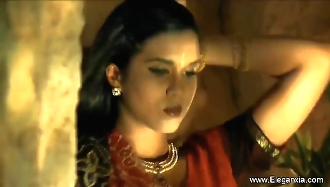 Indian teen in black skirt and blouse makes her pussy sexy