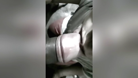 Indian girl with massive ass is making a erotic video