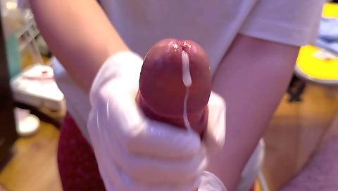 I got a fantastic handjob on my face in amateur porn clip