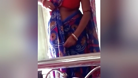 Solo female bhabi dress change sari 18+ porn video