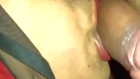 Indian amateur with a nice face takes a big cream on