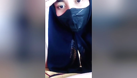 Finally I Know What It Feels Like To Push A Hijab Girl