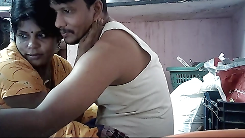 Amateur brunette is kissing and licking her husband