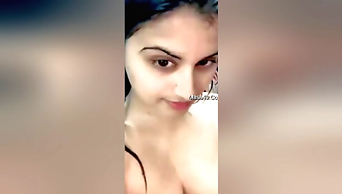 Indian woman masturbates in her room in amateur solo video